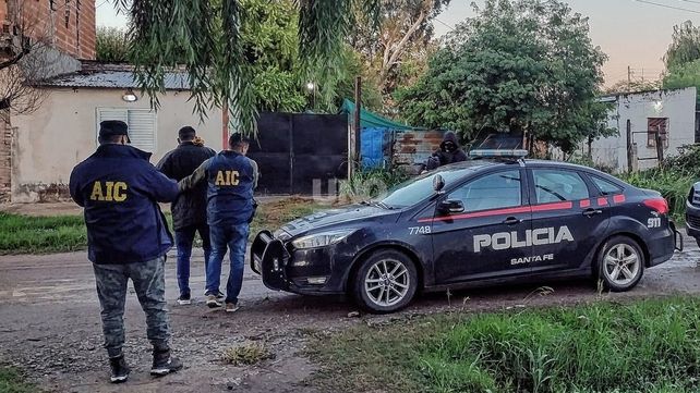 Allanamientos y aprehensión de uno de los dos asesinos de un muchacho de 20 años