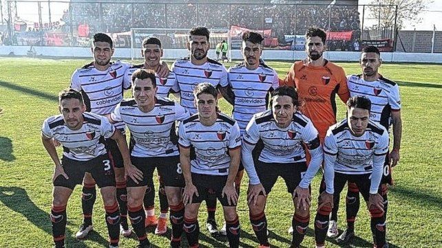 La formación de Colón que cerró la primera rueda visitando a Deportivo Madryn.