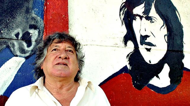 Murió el Trinche Carlovich, el ídolo charrúa que fue golpeado en forma salvaje en un intento de robo