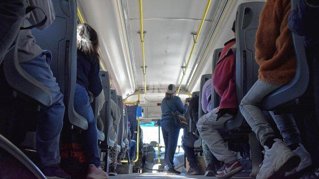 Colectivos en crisis: empresas de transporte de Santa Fe ya readecuan horarios para sostener el servicio