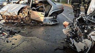 Impactante choque frontal entre dos autos en la Ruta 19: uno de los conductores fue trasladado al Cullen