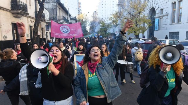 Ni una menos: miles de mujeres marcharon al Monumento contra la ...