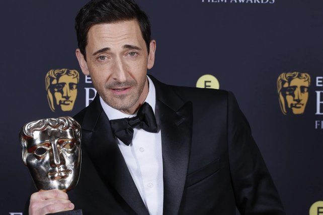Adrien Brody y el premio que ganó en los Bafta con El brutalista.