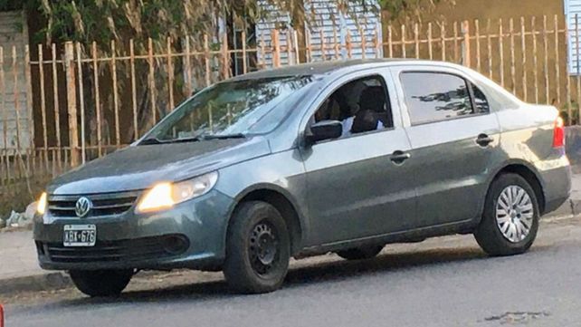 El VW Voyage que conducía la víctima.