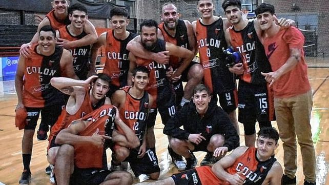Colón superó a CUST B y chocará en playoffs con Rivadavia B por un ascenso a la A1 del Torneo Oficial.
