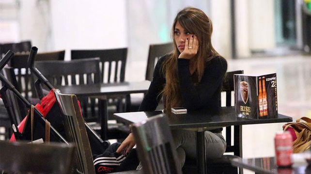 Messi regresó a Barcelona, donde lo esperaba su mujer Antonella Messi regresó a Barcelona, donde lo esperaba su mujer Antonella