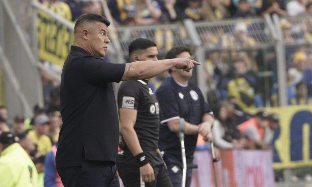 A Jorge Almirón se le cayeron dos piezas importantes y tiene que meter mano en el equipo de Central.