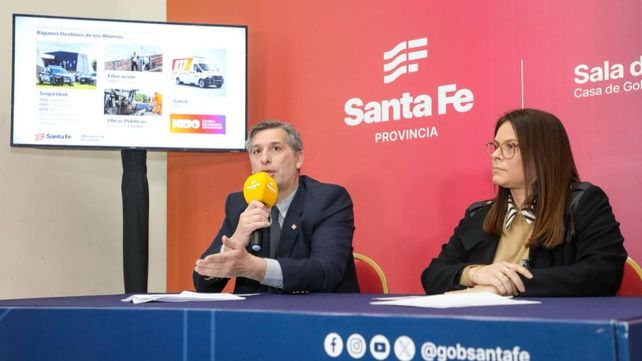 El equipo económico de Pullaro destacó el superávit