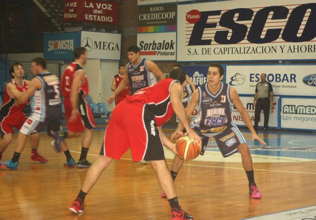 El Centro recibió en el Flesler a los santafesinos
