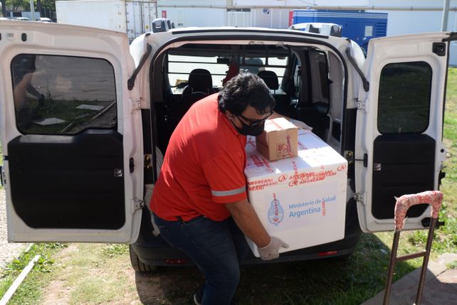 Las vacunas Sputnik V estarán a disposición en todas las jurisdicciones.