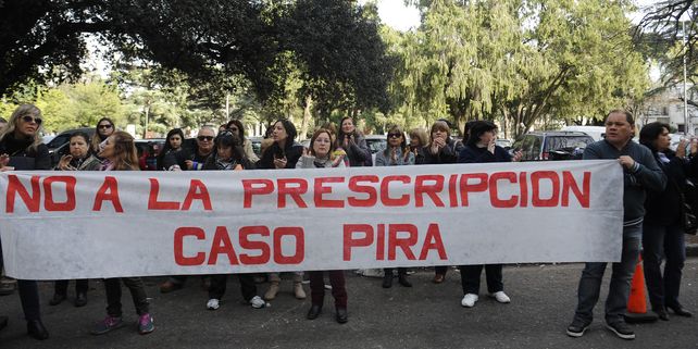 El 2 de marzo de 1997 Sebastián Pira atropelló y mató a Celeste Haiek y Daniela Caruso en Salta y Oroño.