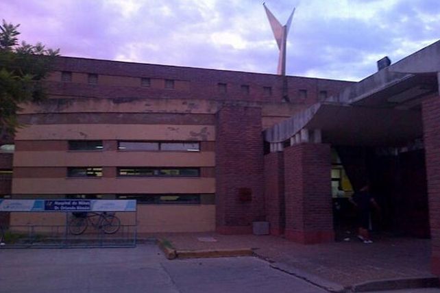 Una beba está en terapia intensiva tras caer debajo del Carretero