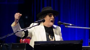 Tras varios años alejados de la vida pública y de los escenarios, Charly García publicaría un nuevo disco próximamente.