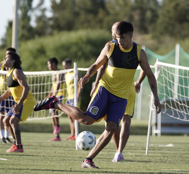 El pibe Juan Giménez hará su debut en primera nada menos que en cancha de River.