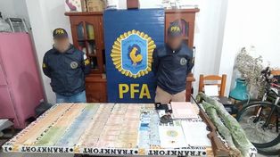 Dinero en efectivo y estupefacientes, parte de lo incautado en los procedimientos realizados en Goya. Un grupo de narcos rosarinos operaba en Corrientes.&nbsp;