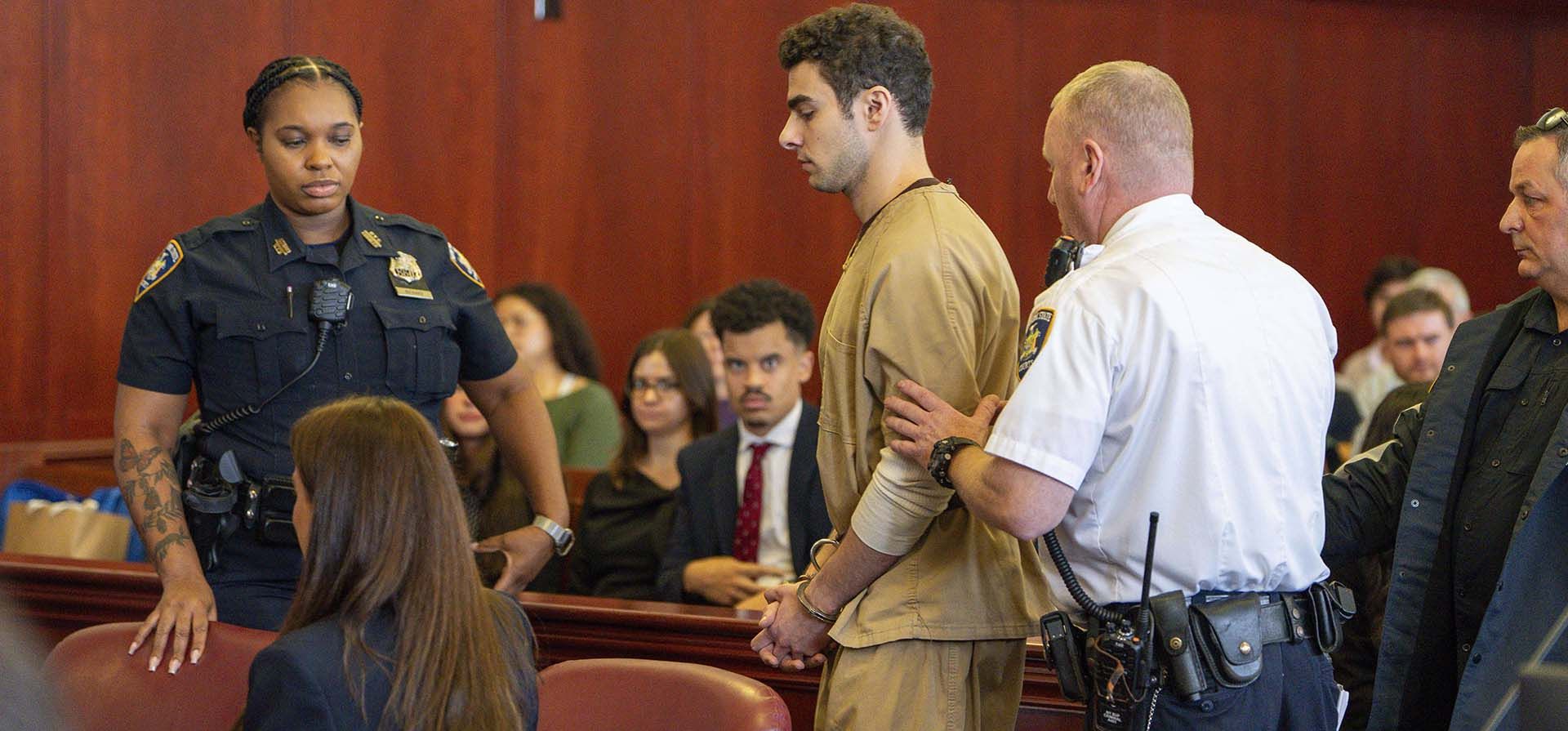 Luigi Mangione, acusado de disparar fatalmente al director ejecutivo de UnitedHealthcare, Brian Thompson, comparece ante el tribunal estatal de Manhattan en Nueva York, el martes 16 de septiembre de 2025. (Steven Hirsch/New York Post vía AP, Pool) Luigi Mangione, acusado de disparar fatalmente al director ejecutivo de UnitedHealthcare, Brian Thompson, comparece ante el tribunal estatal de Manhattan en Nueva York, el martes 16 de septiembre de 2025. (Steven Hirsch/New York Post vía AP, Pool)