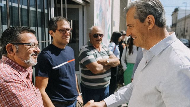 Adán Bahl dialogó con vecinos