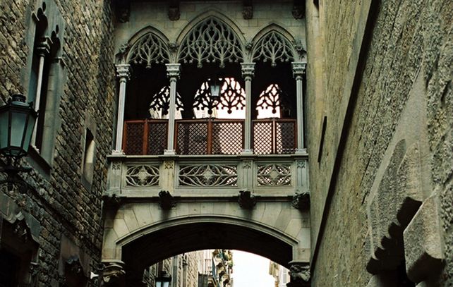 Barrio Gótico. Este sector es un laberinto de callejones oscuros.