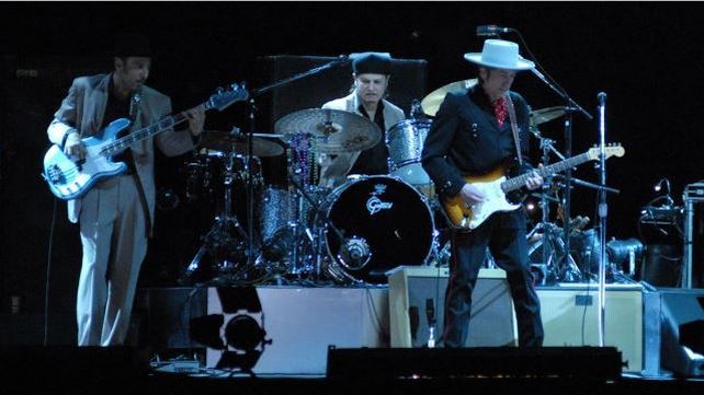 Dylan al frente de su banda