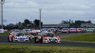 Urcera dominó casi toda la final del TC en San Nicolás. El rionegrino hizo un carrerón.