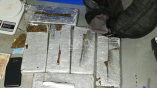 Se agrava la situación de la pasajera detenida con seis kilos de droga en un taxi