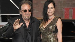De acuerdo al portal de espectáculos nortamericano, TMZ, Al Pacino será padre por cuarta vez a los 83 años. El actor de El Padrino y Caracortada tendrá un hijo con Noor Alfallah, su novia de 29 años, quien ya tendría ocho meses de gestación.