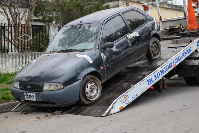 Los vehículos son retirados de la vía pública y llevados al corralón municipal.&nbsp;