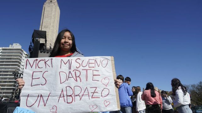 Se viene el show del tricentenario de Rosario: fanáticos acampan a la espera de Nicki Nicole y Baglietto