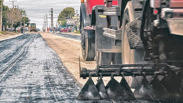 Paulina Castro Demartin e Hijos S.R.L. es un empresa donde su actividad principal la Construcción Vial