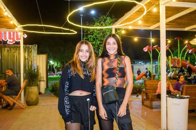 Julieta Plaza Vidal y Delfina Danelutti.