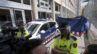 Un alumno ingresó a una escuela con una ballesta y asesinó a un profesor