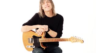 Mike Stern fue parte de Blood, Sweet and Tears y compartió escenario con leyendas como Miles Davis y Jaco Pastorius.