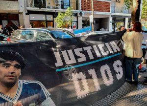 Juicio por la muerte de Maradona: la fiscalía acusó a los imputados de ser un grupo de improvisados y apuntó a un abandono del paciente