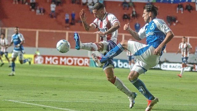 Tras abandonar Unión, Ezequiel Ham fue presentado en su nuevo club