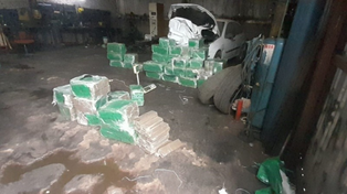 La marihuana compactada en ladrillos fue hallada en un taller mecánico en la ciudad de Funes.&nbsp;