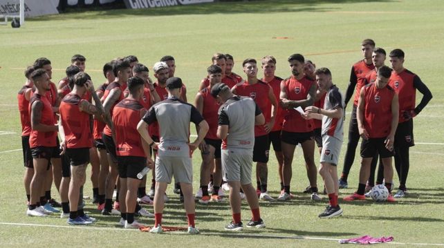 Newells: Nos hace falta un refuerzo por línea, adelantó Mariano Soso