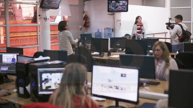 En el Día del Periodista colegas del programa Arriba Entre Ríos de canal 9 visitaron la redacción para conocer la nueva plataforma digital de UNO.&nbsp;