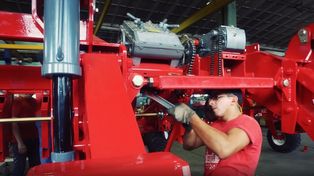 El de empleo es uno de los indicadores que aguanta el panorama recesivo, dijo la BCSF.