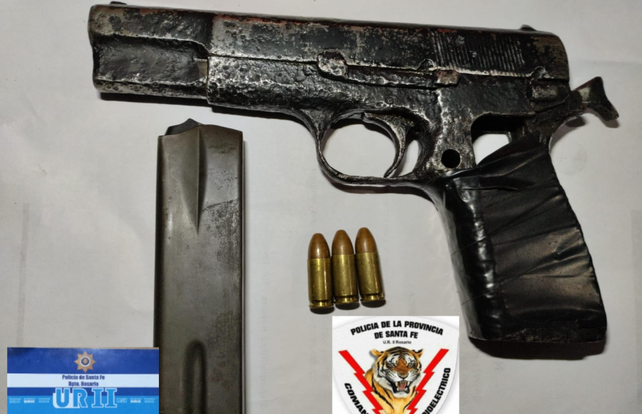 La pistola calibre 9 milímetros hallada en poder de los ladrones.&nbsp;