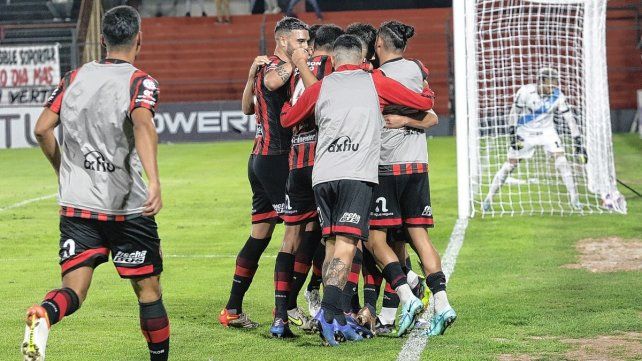 Patronato festejó ante su gente.