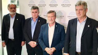 La Mesa de Enlace pedirá explicaciones por la suba de retenciones e impuestos.