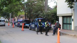 Operativos preventivos: la Policía intensifica controles de vehículos e identificaciones en la ciudad