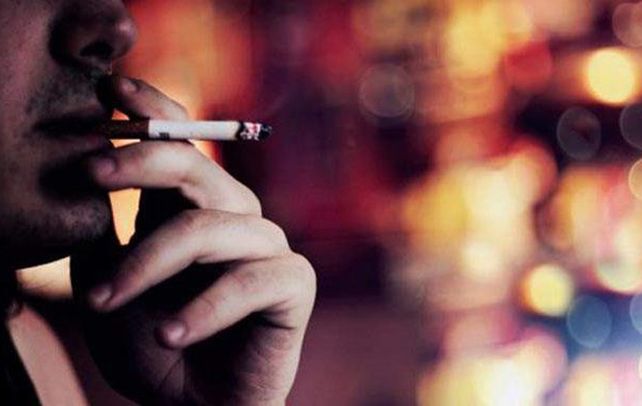 Fumando espero. El consumo de tabaco es el factor de riesgo más importante del cáncer de pulmón