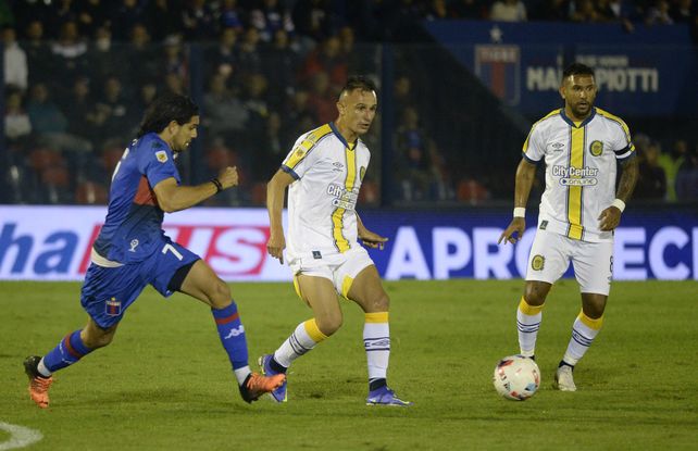 Central se paró con un 4-3-2-1 que no le dio los resultados esperados.