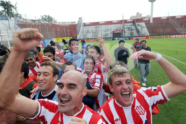Desahogo Tatengue: Unión derrotó 1 a 0 a Colón luego de un año sin ganar de local