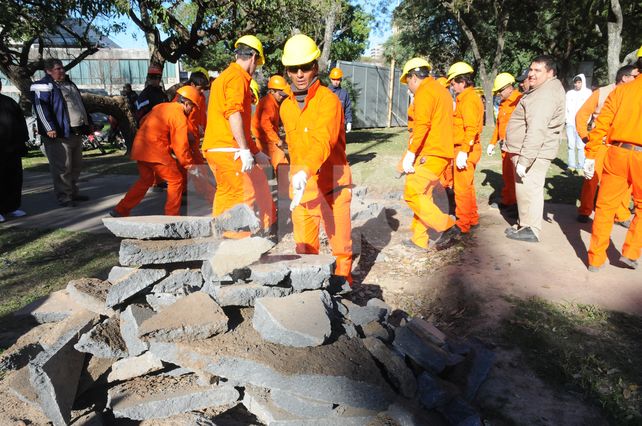 Manifestantes cortaron Avenida Rivadavia por el inicio de obras en el Parque Alberdi