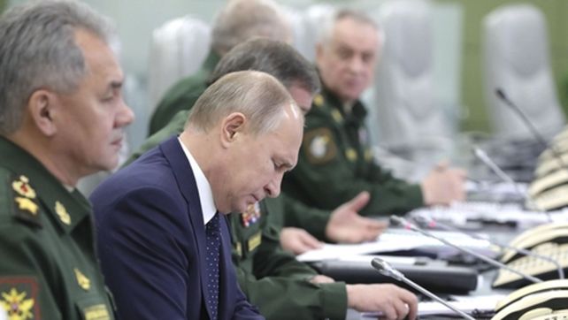 Desafío. Putin supervisó en persona el lanzamiento del poderoso misil.