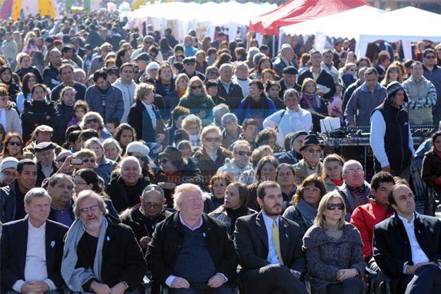 Aristóbulo del Valle se vistió con todo el color de la Independencia