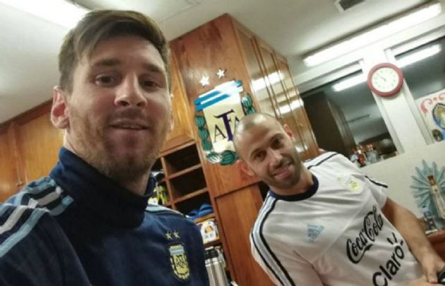 Messi y Mascherano arribaron a la Argentina