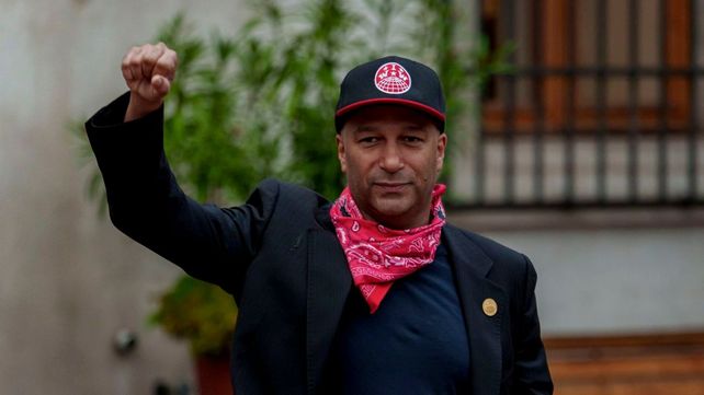 El músico Tom Morello participó del homenaje al golpe de Estado en Chile y se sacó fotos con Estela de Carlotto.
